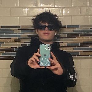 Meet your Posher, Luis